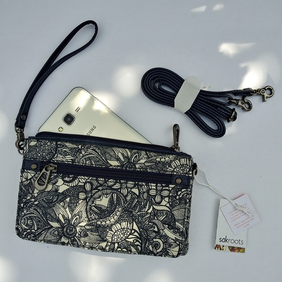 SAKROOTS CONVERTIBLE CROSSBODY WRISTLET WALLET ORGANIZER CASE - Picture 10 of 13